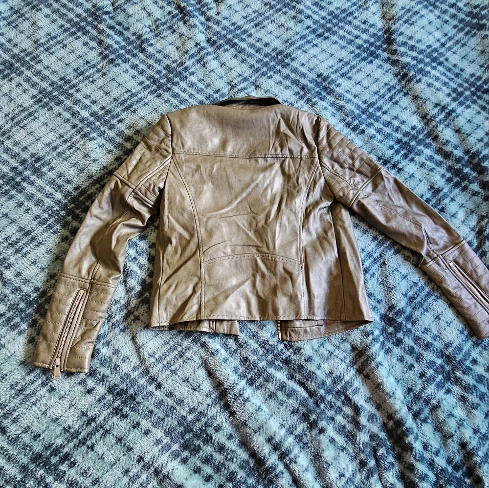 Bagatelle jaket, size XS,‎ olive 🫒 color